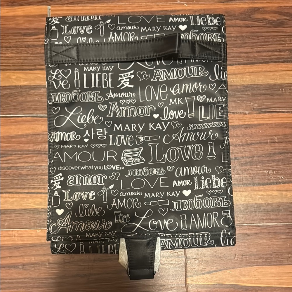 NWT Mary Kay Black and White Love Print Bag